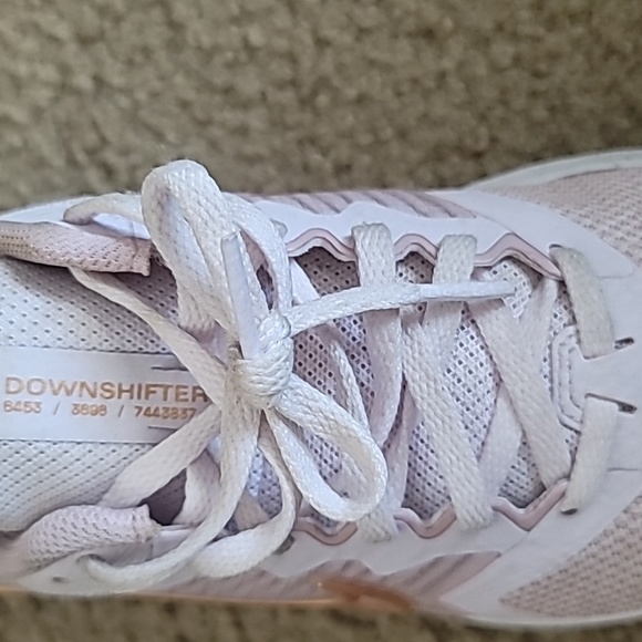 Pink nikes - Picture 2 of 8